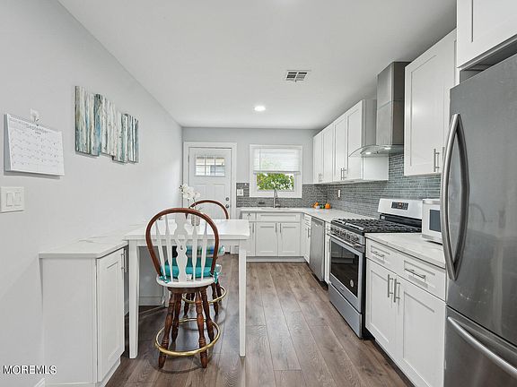 5th image of 25 Canterbury Lane #25