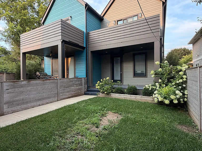 1954 Bellefontaine St — Photo 39