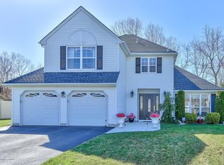 156 Old Orchard Rd E, Toms River, NJ 08755