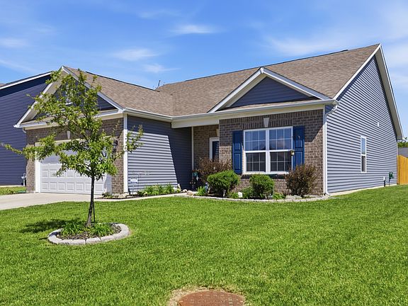 3rd image of 2332 Longleaf Ln