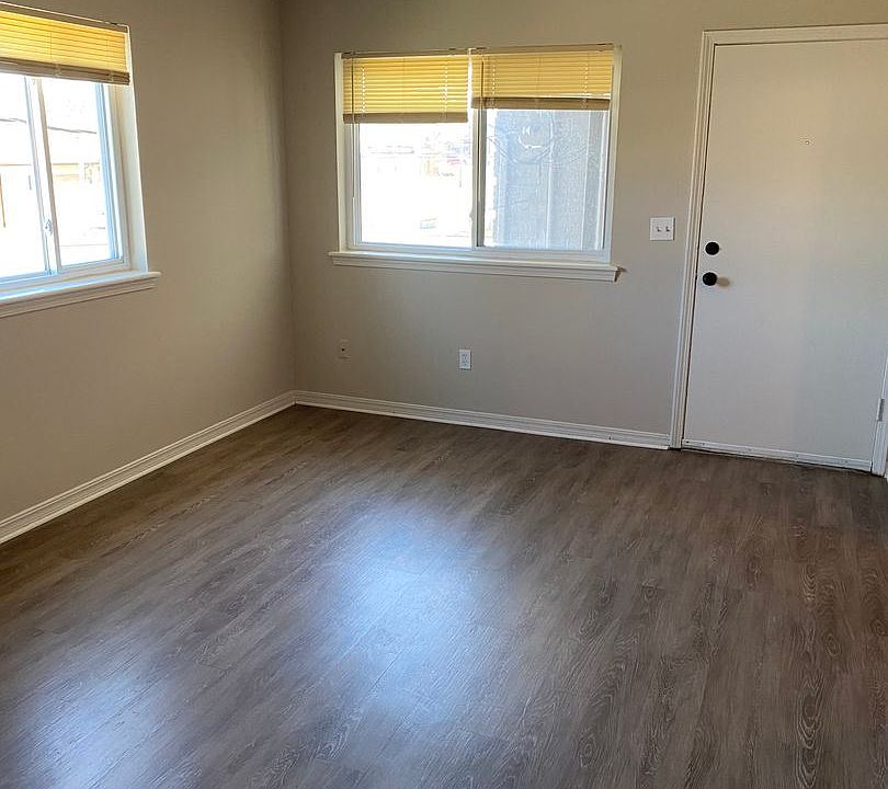 1st image of 1211 N Leverett Ave #34