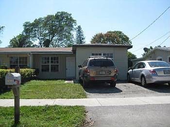 5th image of 6922 SW 18th Ct