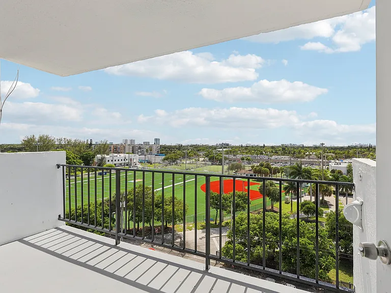 2 Bed 2 Bath Unit