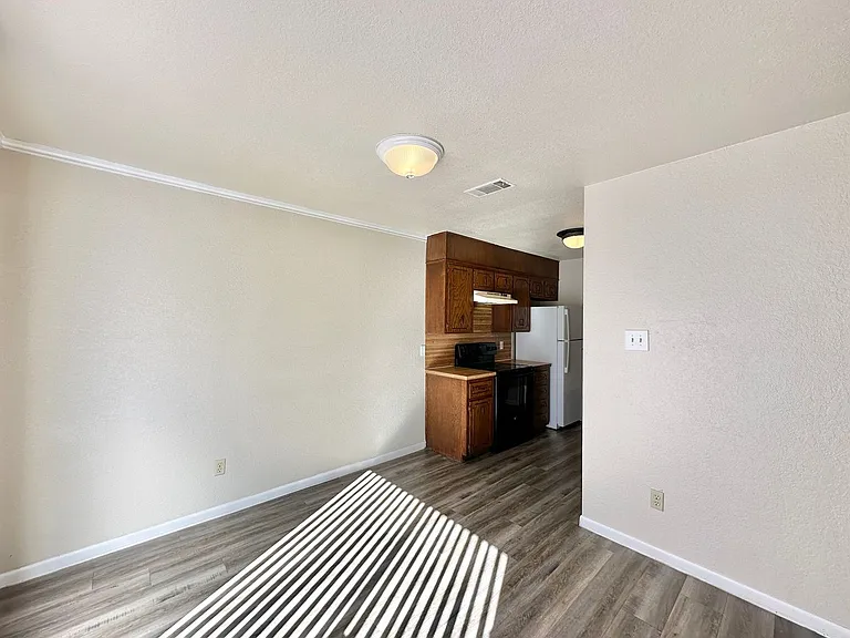 3004 Chaucer Dr — Photo 6