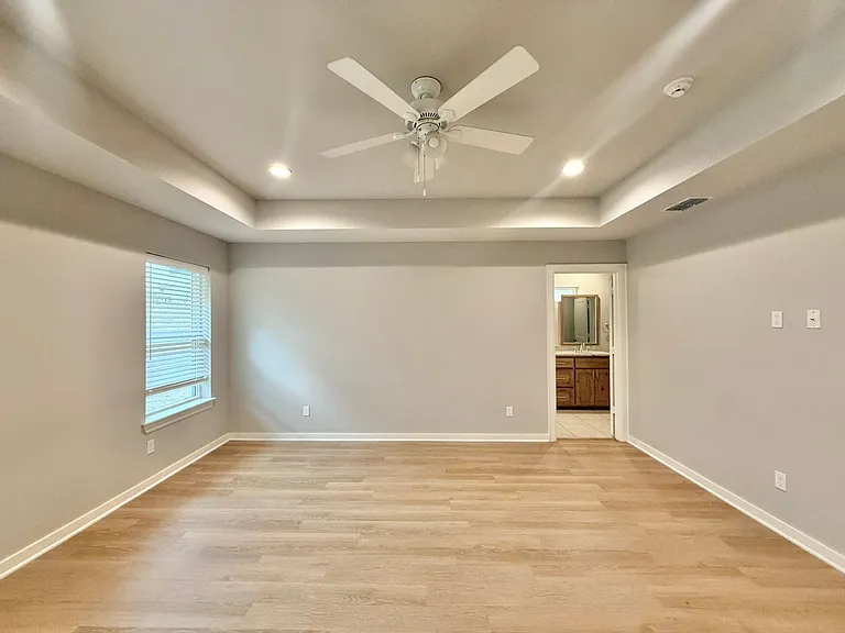 4822 FM 346 E — Photo 17