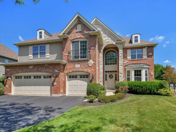 520 Meadowwood Ln, Oswego, IL 60543