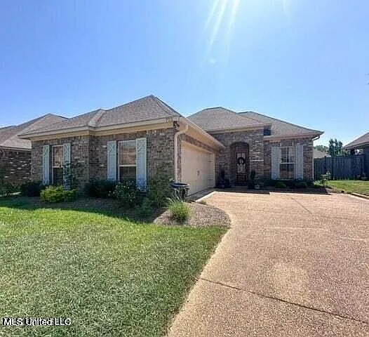 715 Chambord Dr — Photo 1