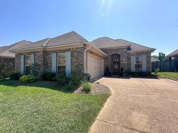 715 Chambord Dr, Brandon, MS 39042