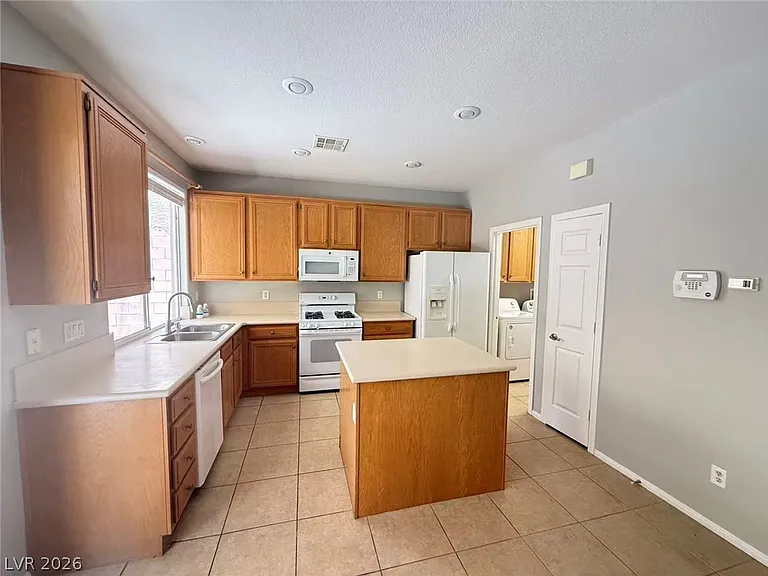 209 Depaul Ct — Photo 7