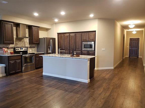 3rd image of 518 Langdon St