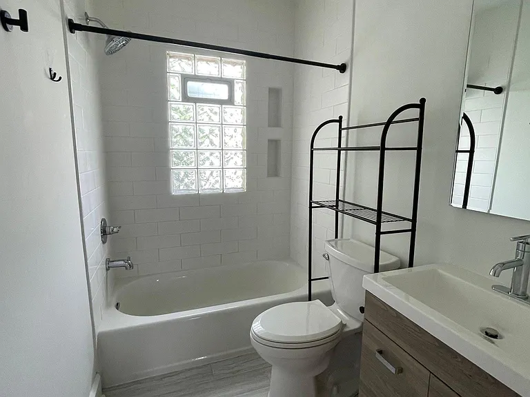 5201 Broadway St #5201 — Photo 10
