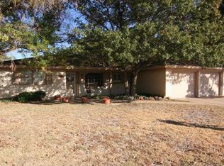 6905 Lynnhaven Dr, Lubbock, TX 79413