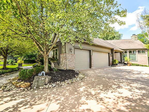 4th image of 261 Buena Vista Dr
