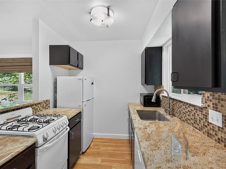 1513 Travis Heights Blvd #A — Photo 4