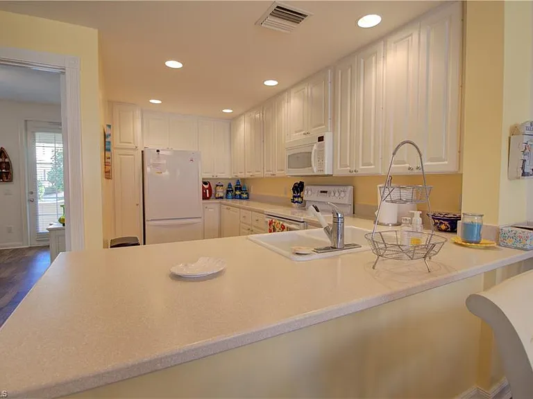8109 Chianti Ln — Photo 7
