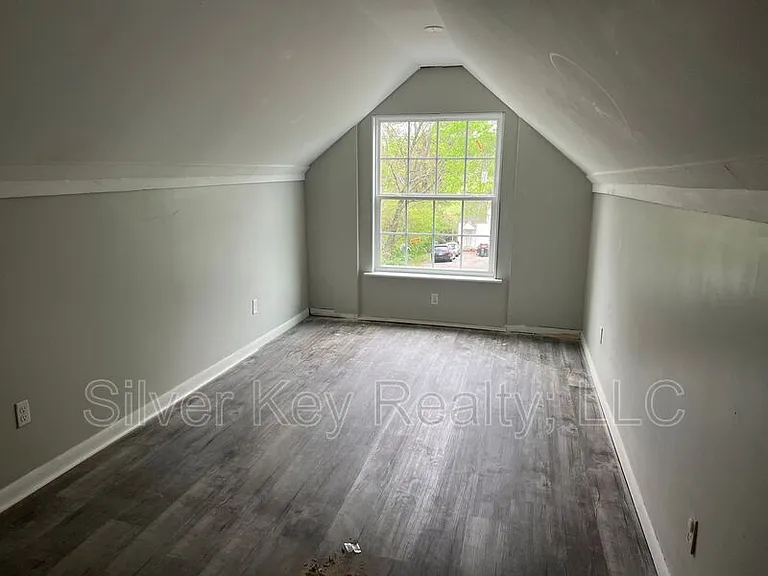 405 Park St #4 — Photo 3