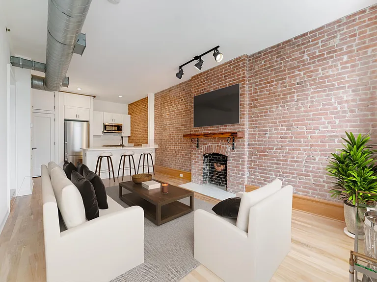 221 Washington St #303 — Photo 2