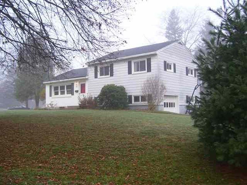 3rd image of 19 ST STEPHENS Lane