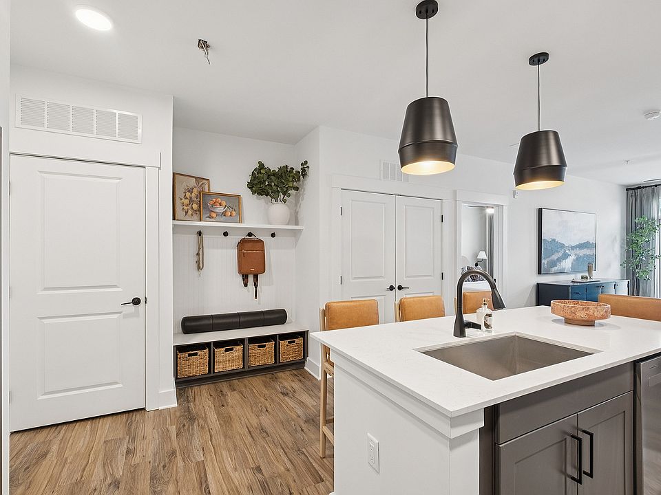 Perfect for entertaining and everyday dining