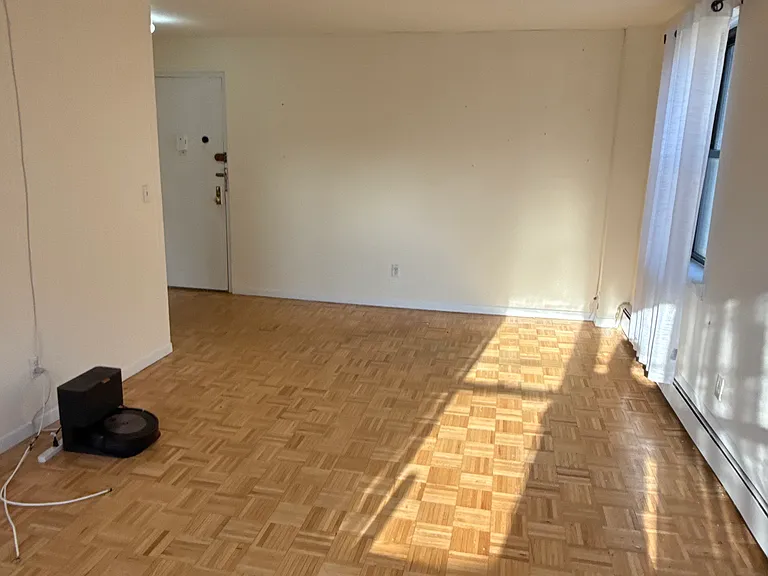 695 Yonkers Ave #1A — Photo 4