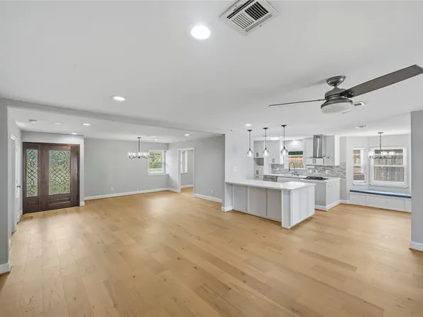10306 Metronome Dr, Houston, TX 77043