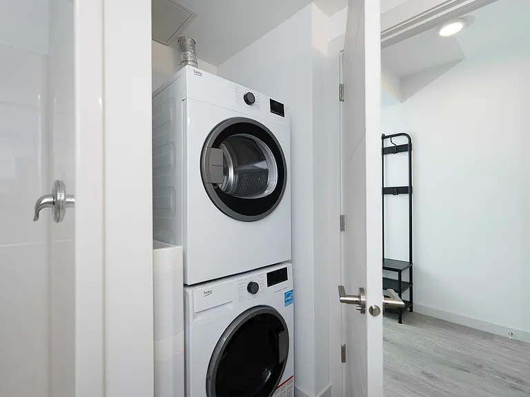 Studio - Fully Furnished Studio - Fully Furnished