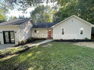 7820 Hickory Hollow Ln, Charlotte, NC 28227