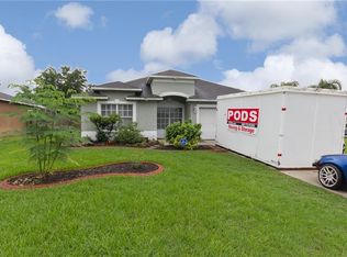 4443 Country Hills Blvd, Plant City, FL 33563