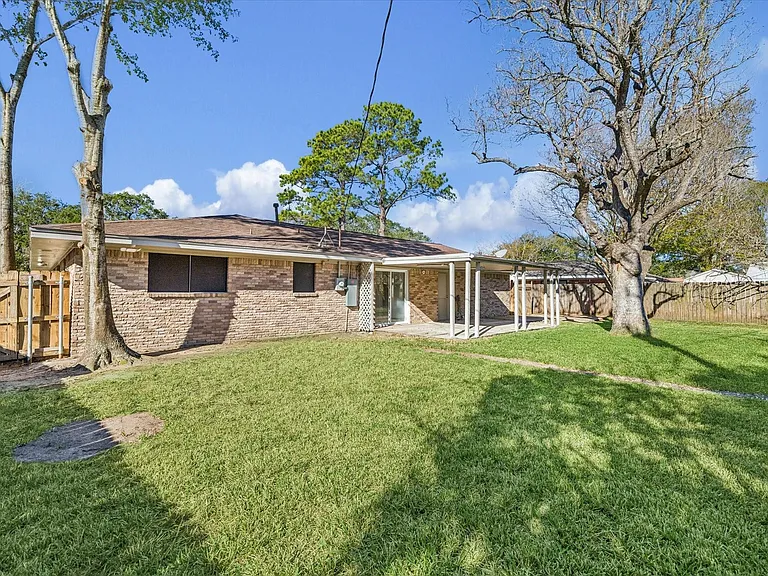 1703 Raintree St — Photo 17