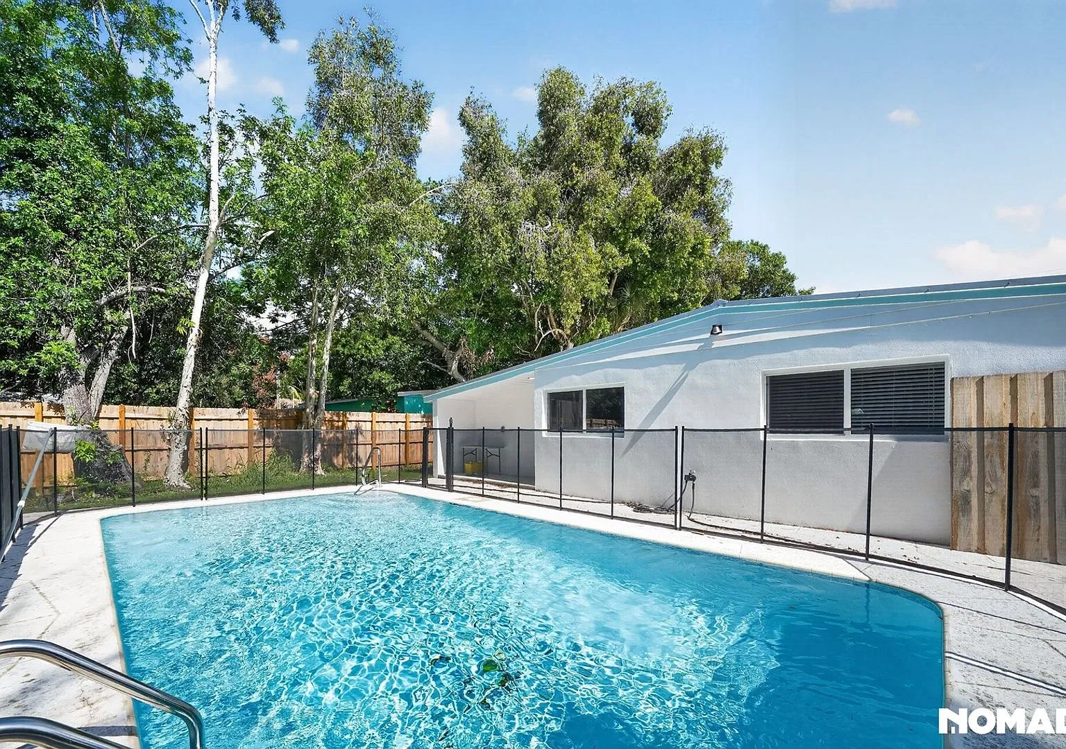 Charming 3BR w pool & home office/den House in Fort Pierce — Photo 2