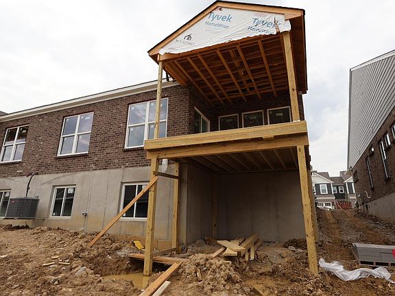 4th image of 4989 Pebble Ct #130