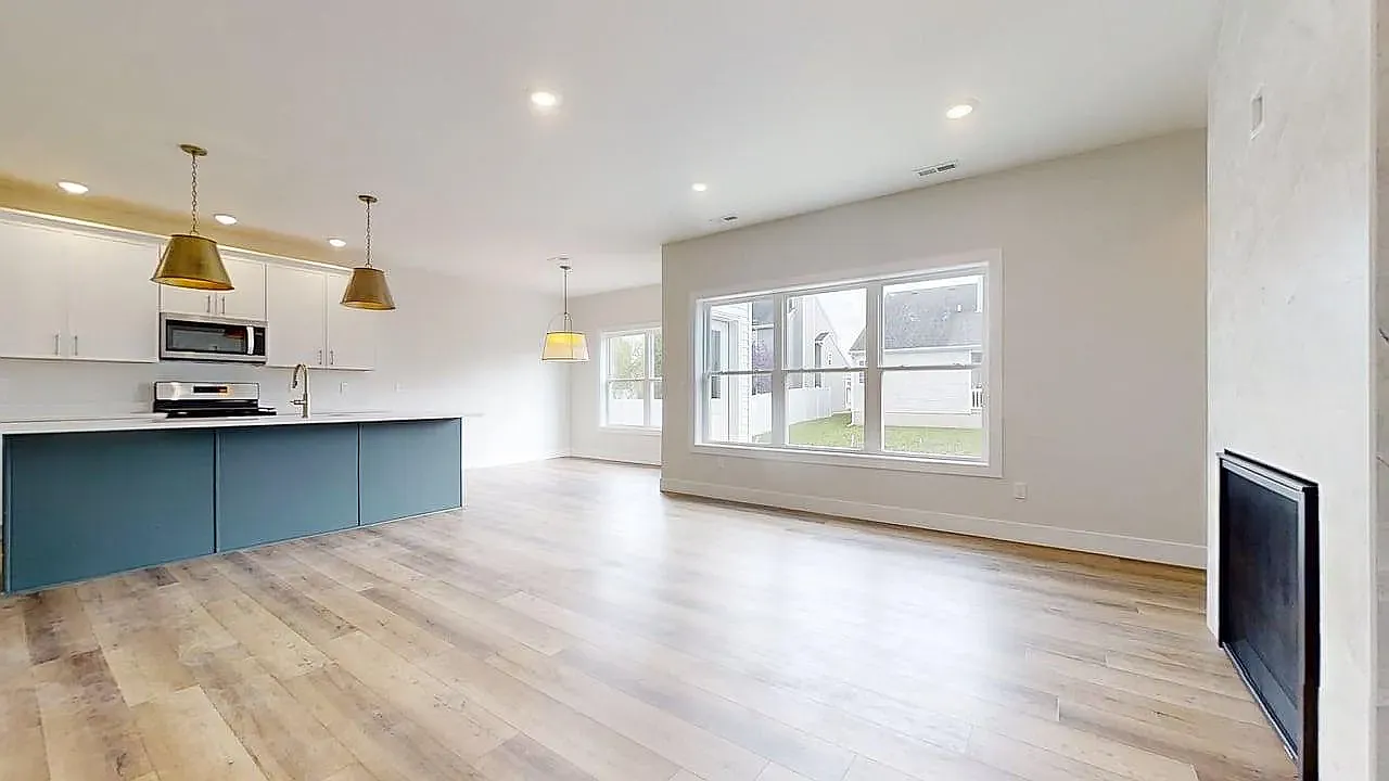 3 bed, 1555 sqft, $3,500 — Photo 3
