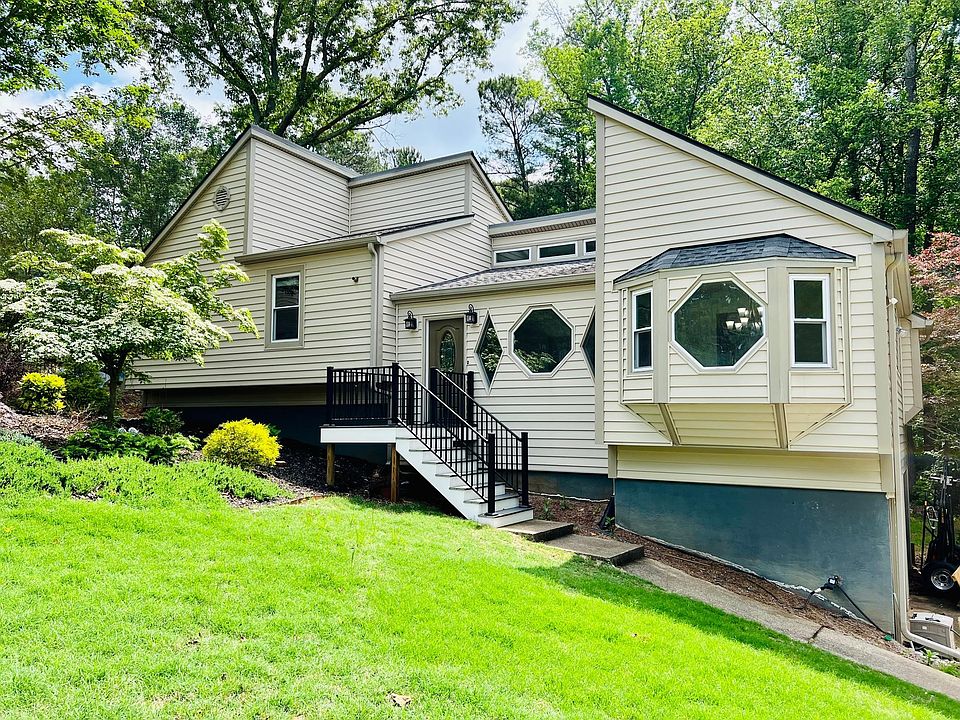 1st image of 4739 Carmichael Chase NE