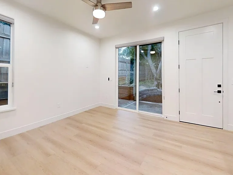 8404 Ascolano Ave — Photo 47