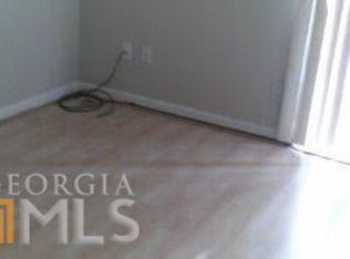 909 Camelot Dr, Atlanta, GA 30349