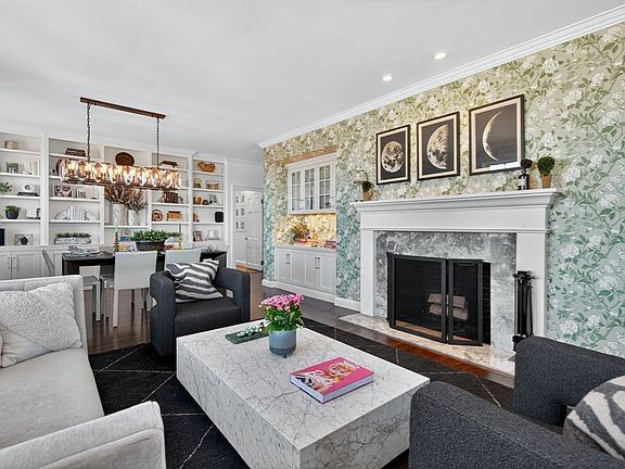 3rd image of 65 Commonwealth Ave #8B