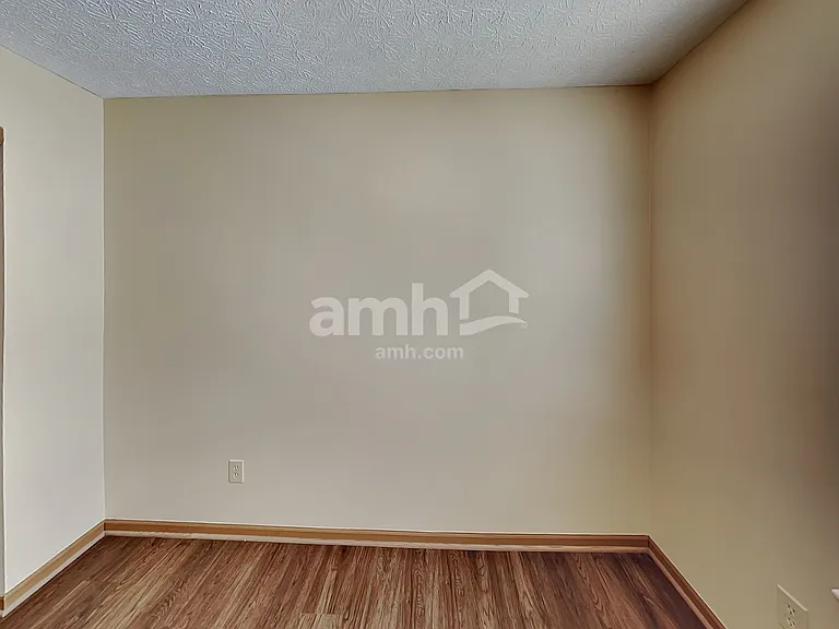 7481 Oliver Winchester Dr — Photo 17