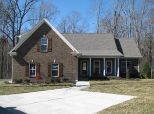 112 Chickasaw Ct, Clarksville, TN 37043