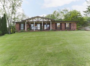 1562 Donnybrook Ln, Imperial, MO 63052
