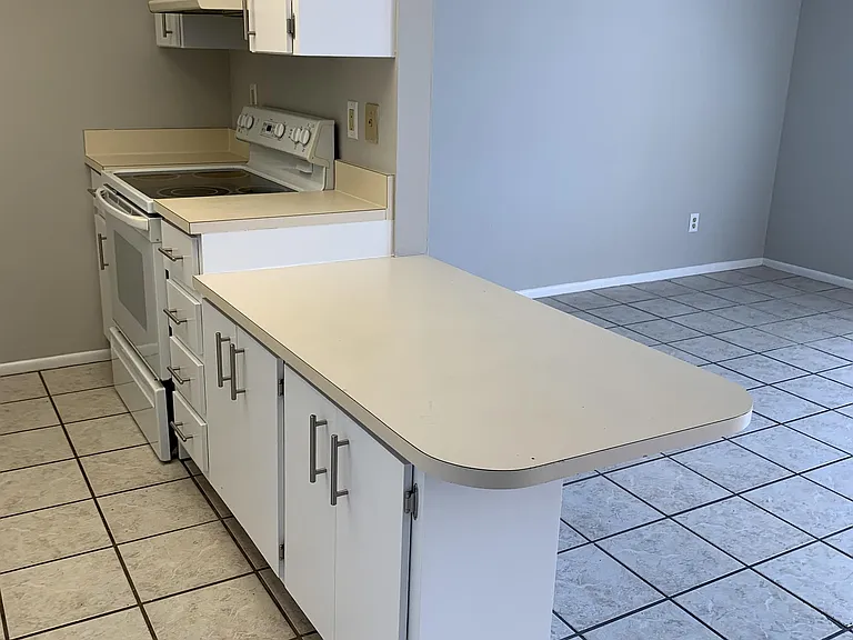 309 SW 3rd Pl #7 — Photo 9