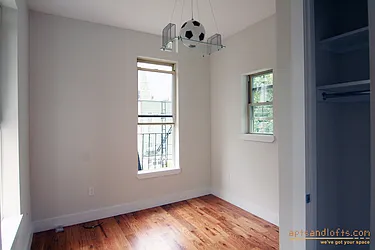 Rented by aptsandlofts.com