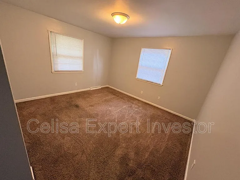 1321 Spring St — Photo 8