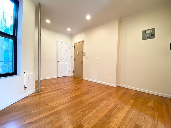 5th image of 221 E 28th St #3K