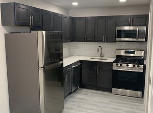 405 N Penn St APT 10, Spring City, PA 19475