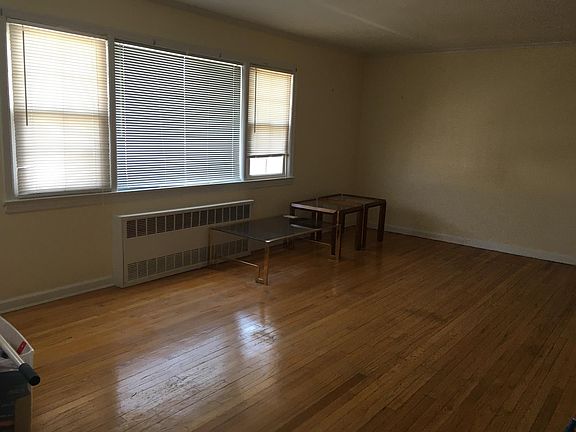 5th image of 127-04 Cronston Ave