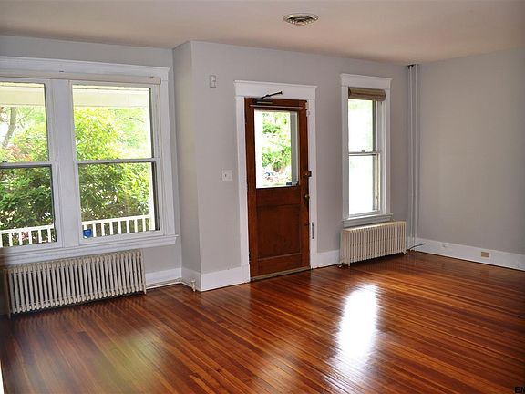 4th image of 115 N Pine Ave