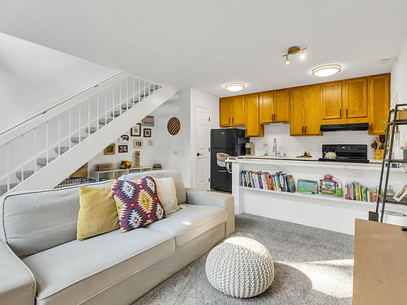 5th image of 2203 Woodside Ln