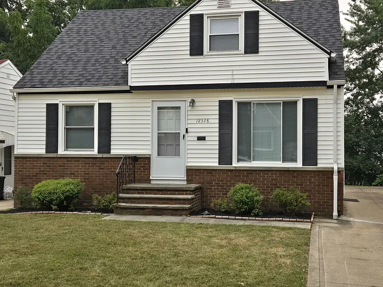 12328 Park Knoll Dr — Photo 1