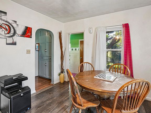 4th image of 710 Douglas Ave