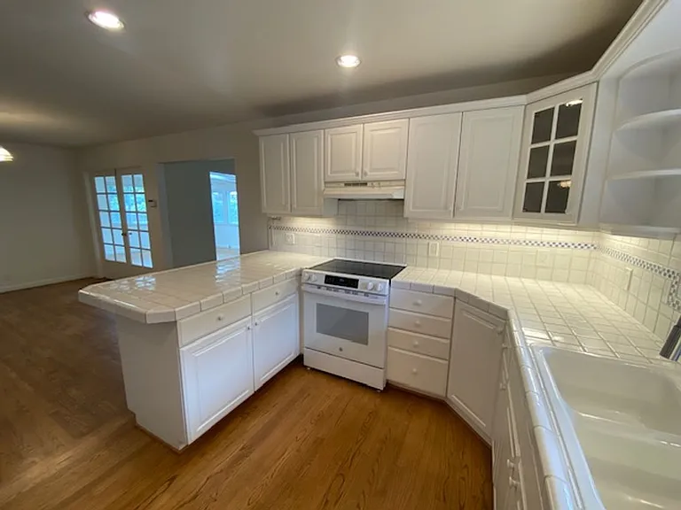 920 Crest Ave — Photo 13
